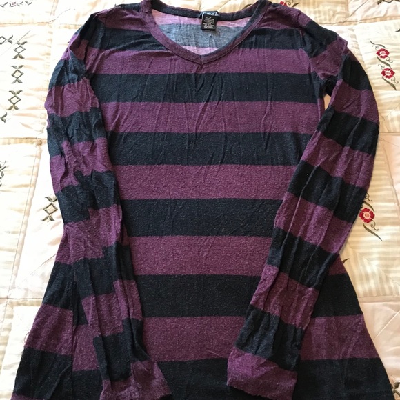 🌟4🌟 Tops - Picture 8 of 8